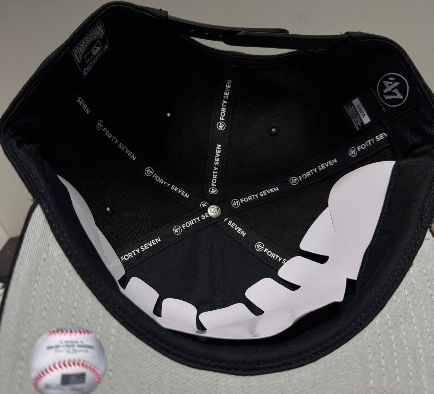 ‘47 Brand Black Dome Sureshot Captain Boston Red Sox Adjustable Hat - Black - ExclusiveCrowns