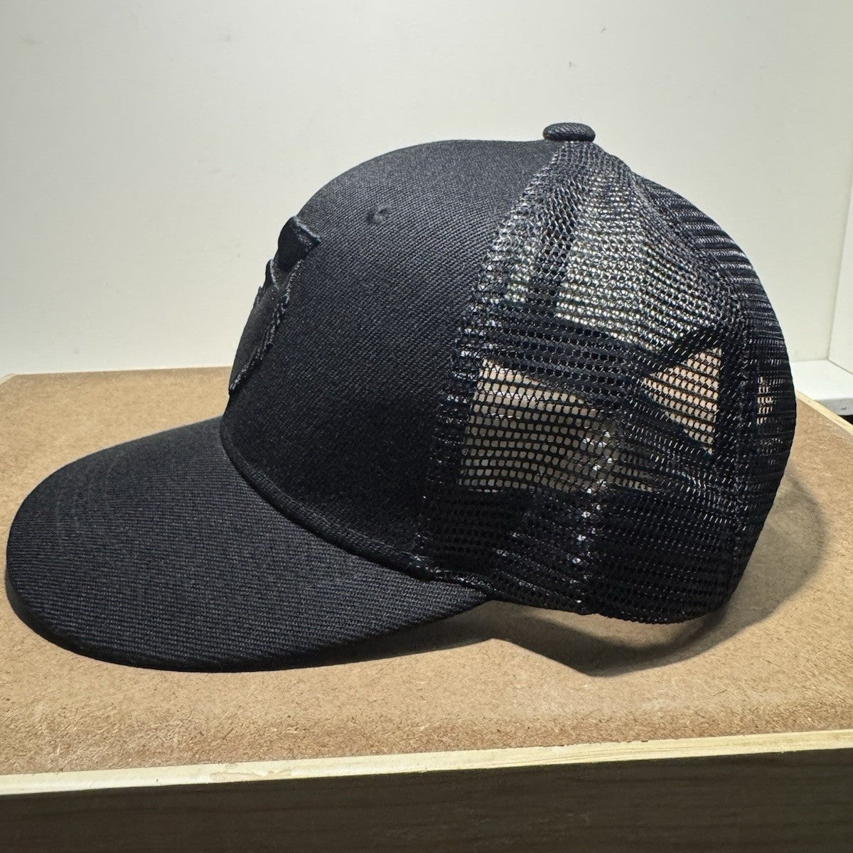 Beard Boss Trucker Hat – Black on Black Edition - ExclusiveCrowns