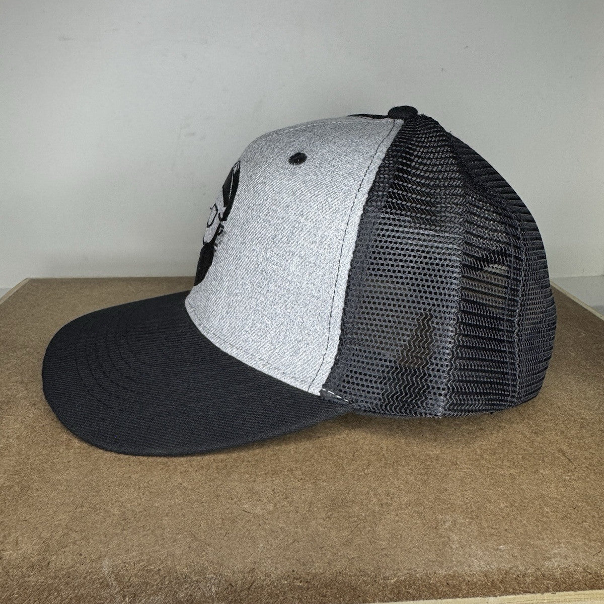 Bearded Style Trucker Hat - Gray & Black Snapback - ExclusiveCrowns