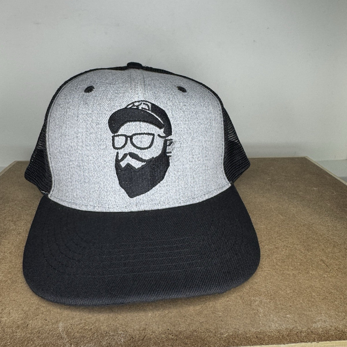 Bearded Style Trucker Hat - Gray & Black Snapback - ExclusiveCrowns