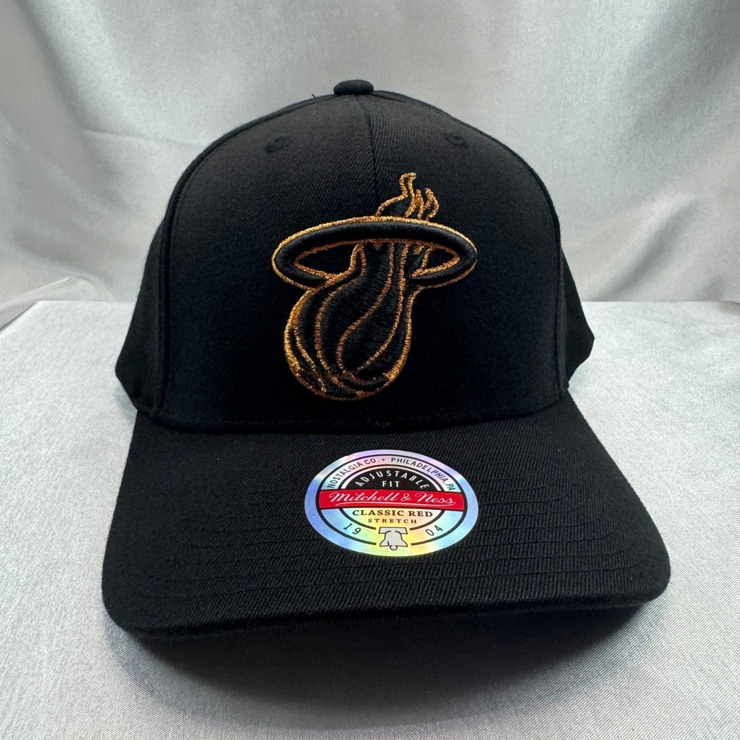 Mitchell & Ness Miami Heat Cooper Logo Red Line - ExclusiveCrowns
