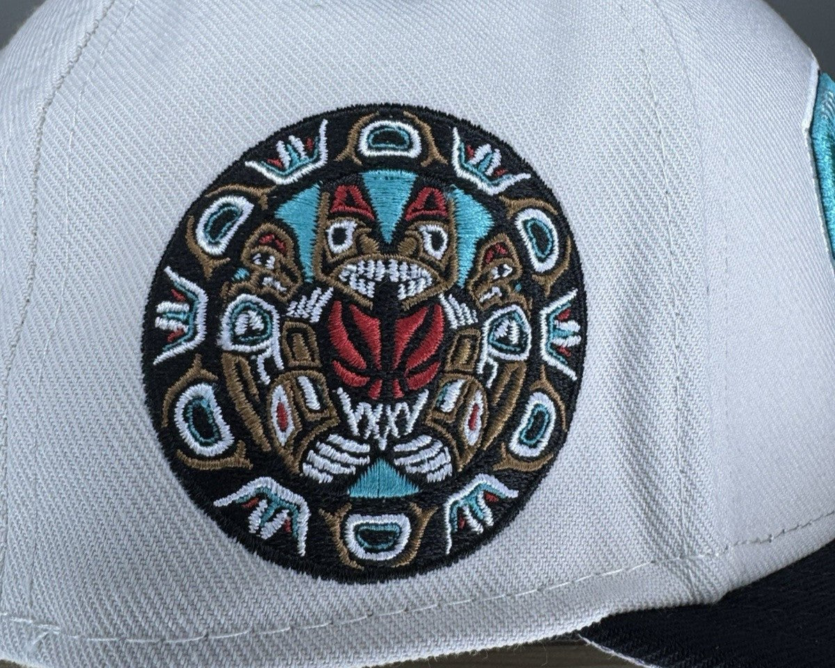 Mitchell & Ness Vancouver Grizzlies Fitted 7 1/4 - ExclusiveCrowns