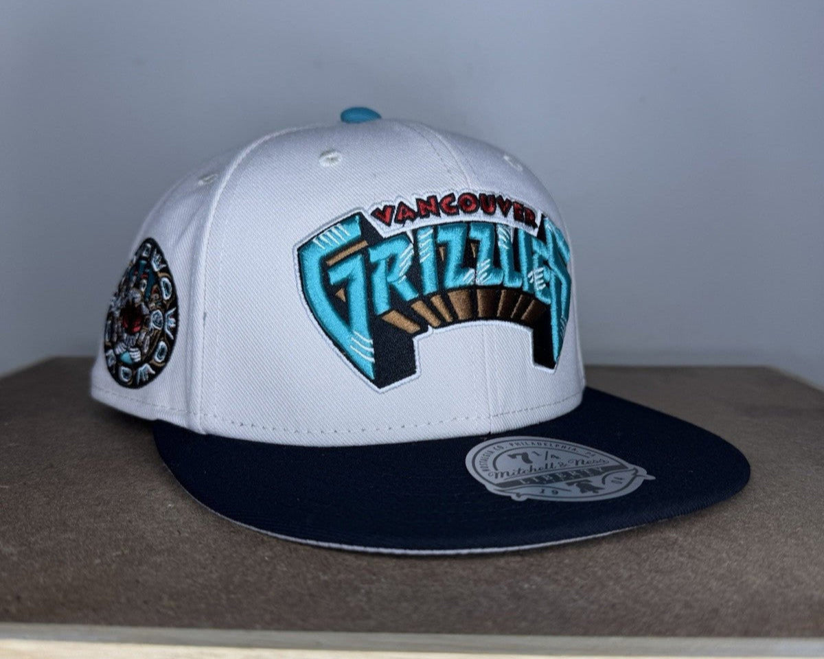 Mitchell & Ness Vancouver Grizzlies Fitted 7 1/4 - ExclusiveCrowns