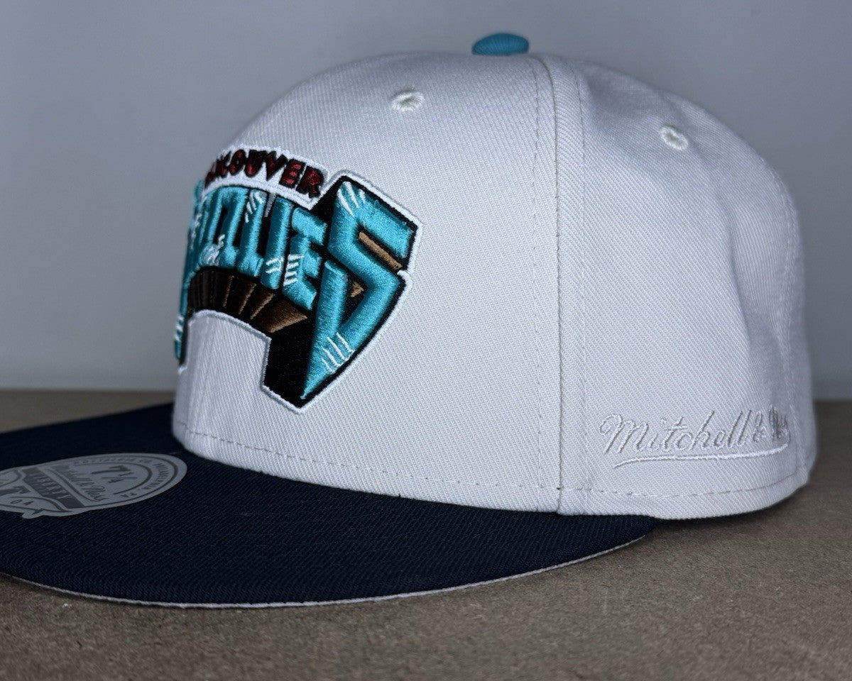 Mitchell & Ness Vancouver Grizzlies Fitted 7 1/4 - ExclusiveCrowns