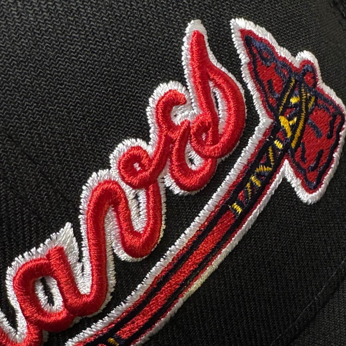 New Era 59FIFTY Black Dome Atlanta Braves Fitted 7 1/4 - ExclusiveCrowns