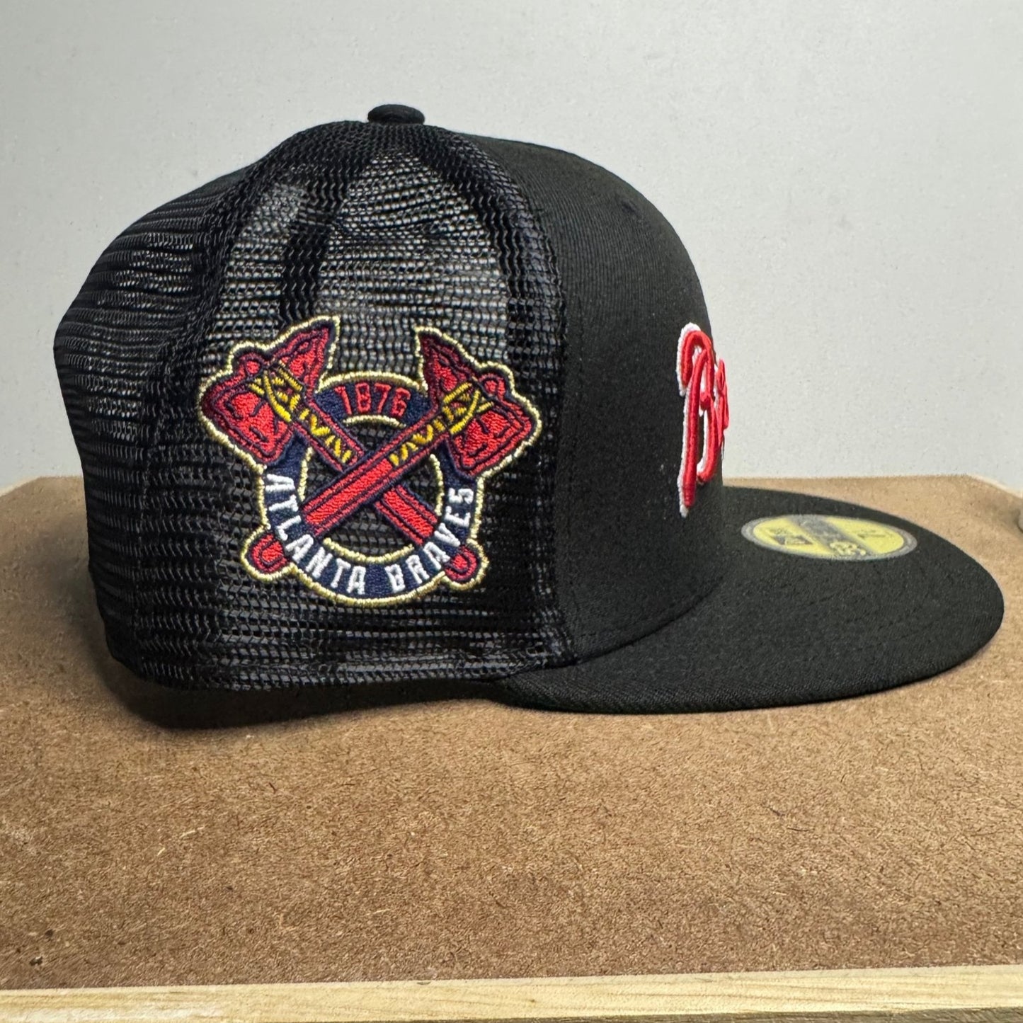 New Era 59FIFTY Black Dome Atlanta Braves Fitted 7 1/4 - ExclusiveCrowns