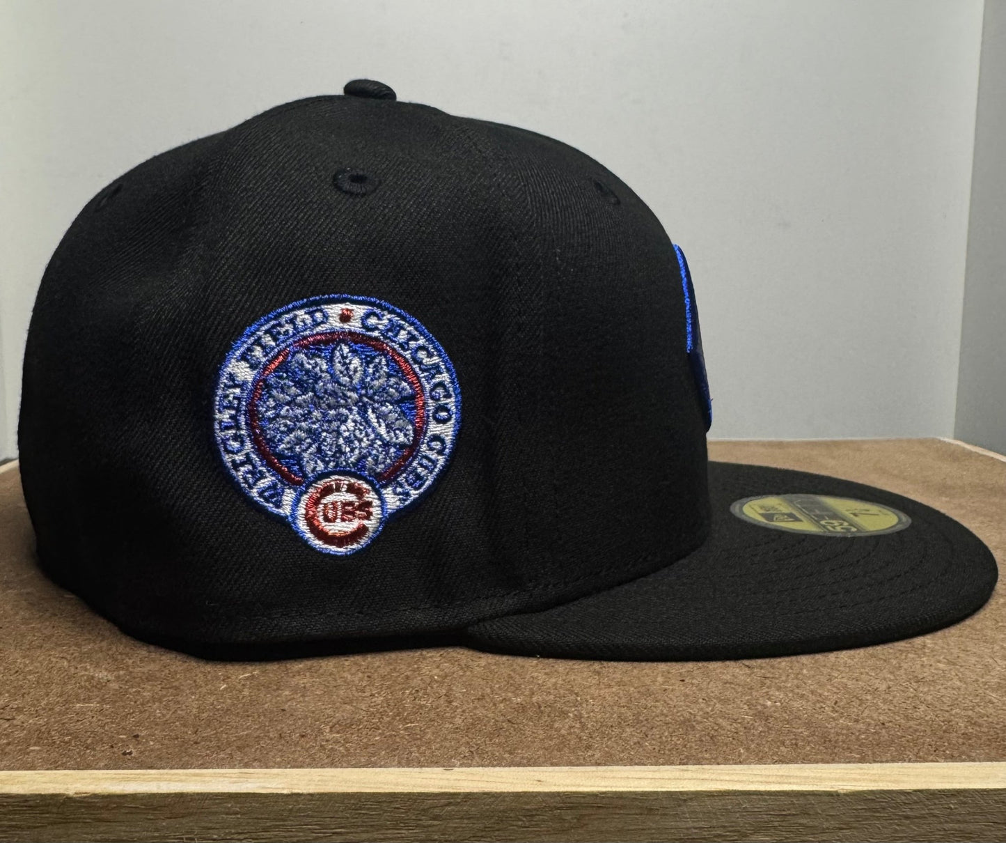 New Era 59FIFTY Black Dome Chicago Cubs Fitted 7 1/4 - ExclusiveCrowns