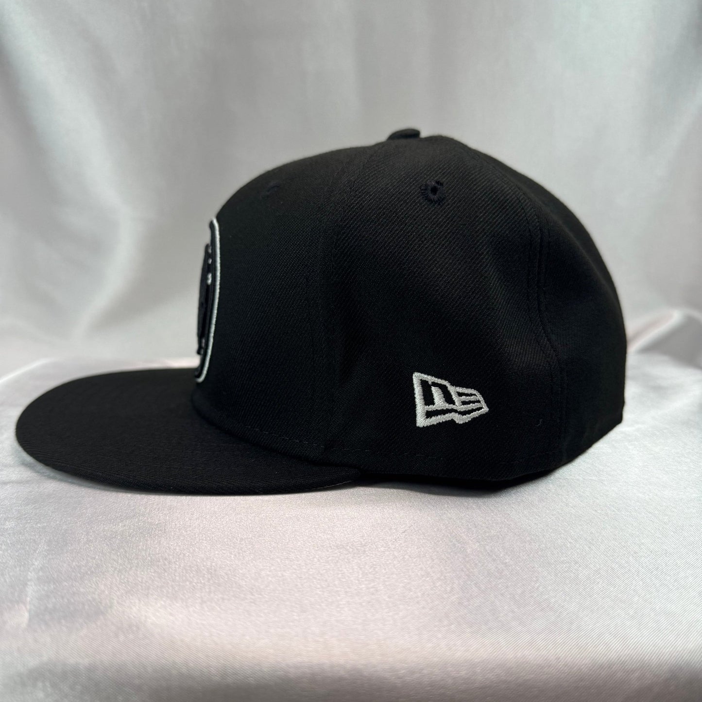 New Era 59FIFTY Brooklyn Nets Fitted 7 3/8 - ExclusiveCrowns