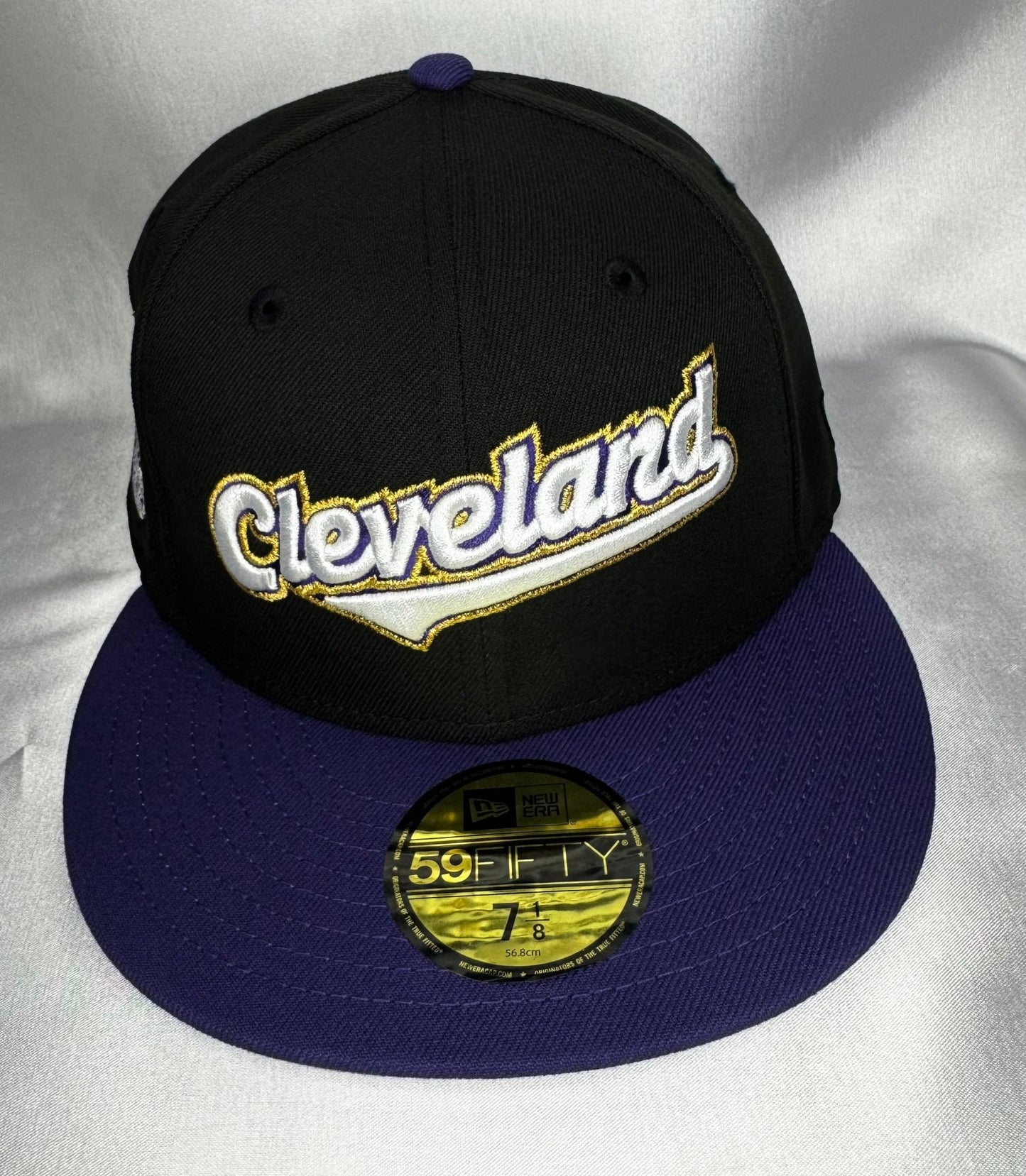 New Era 59FIFTY Cleveland Guardians Fitted 7 1/8 - ExclusiveCrowns
