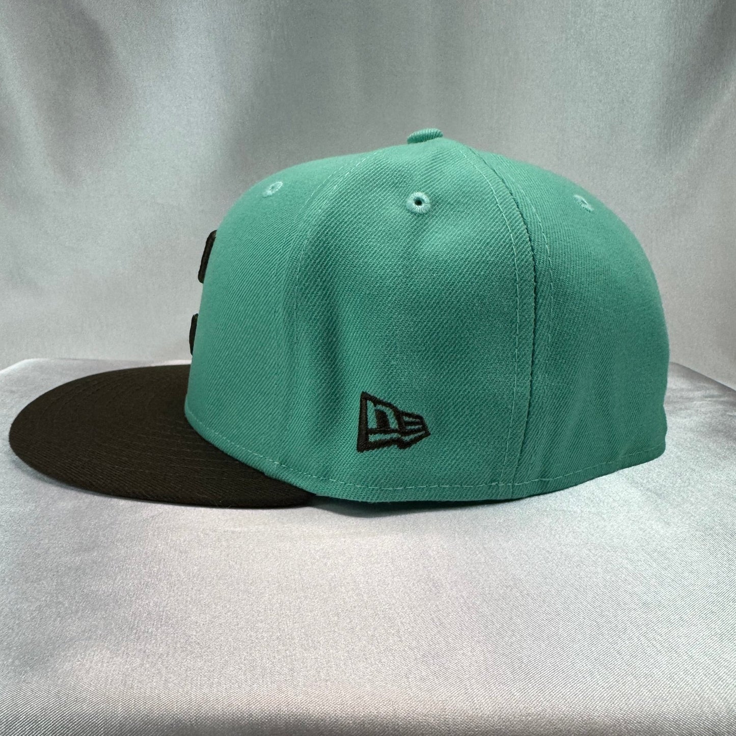 New Era 59FIFTY Cleveland Guardians Fitted 7 3/8 - ExclusiveCrowns