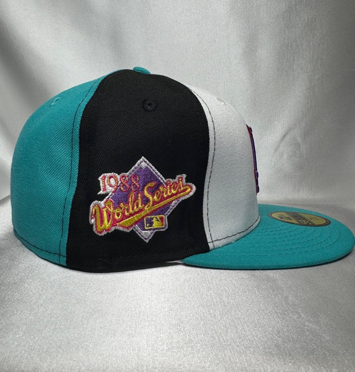 New Era 59FIFTY Los Angeles Dodgers Fitted 7 3/8 - ExclusiveCrowns
