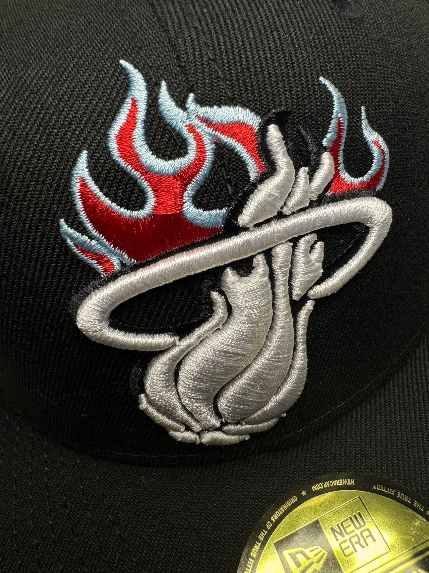 New Era 59FIFTY Miami Heat Fitted 7 3/8 - ExclusiveCrowns