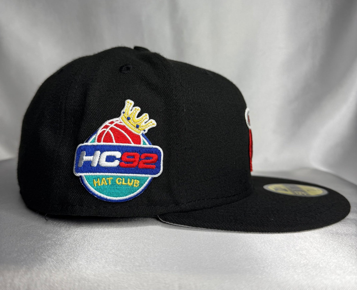 New Era 59FIFTY Miami Heat Fitted 7 3/8 - ExclusiveCrowns