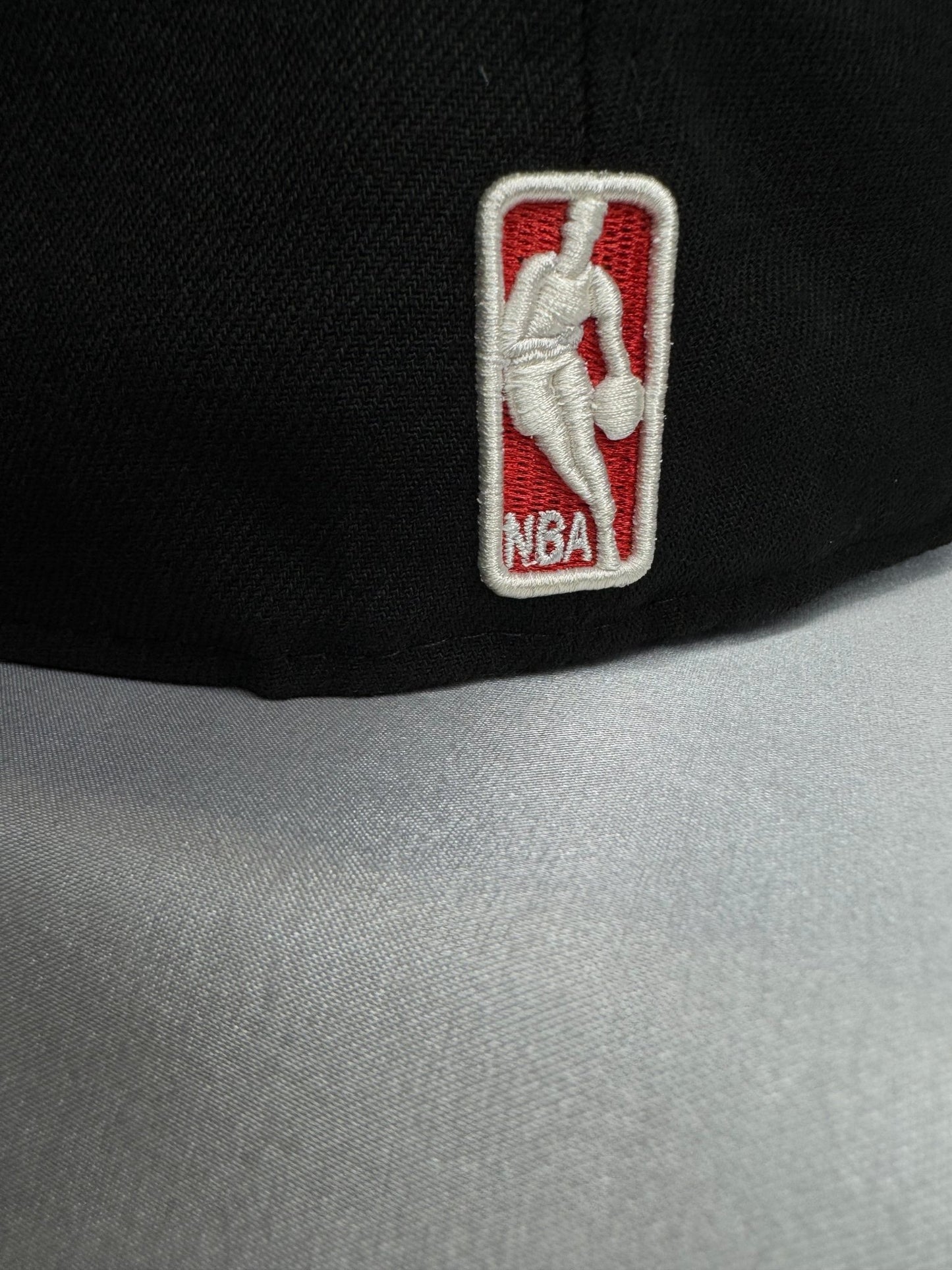 New Era 59FIFTY Miami Heat Fitted 7 3/8 - ExclusiveCrowns