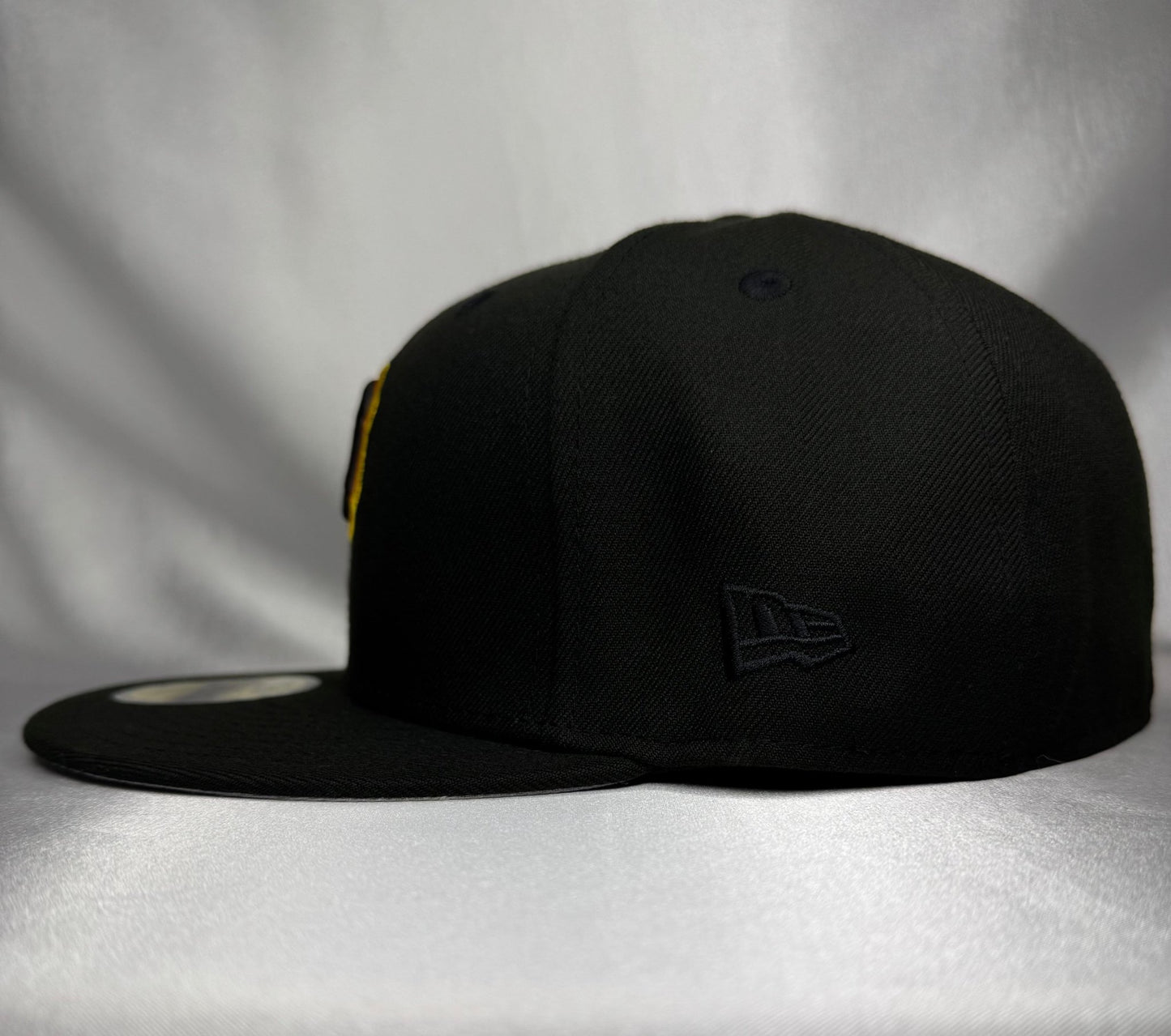 New Era 59FIFTY Pittsburg Pirates Fitted 7 3/8 - ExclusiveCrowns