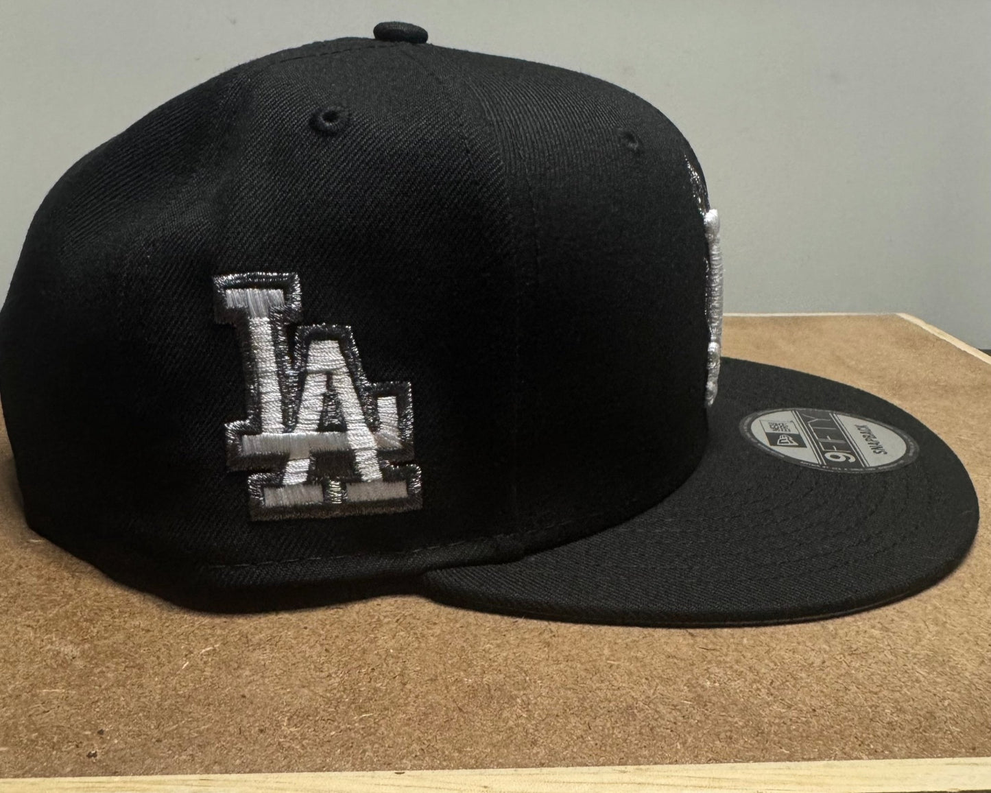 New Era 9 FIFTY Los Angeles Dodgers Flame Logo Snapback Adjustable - ExclusiveCrowns
