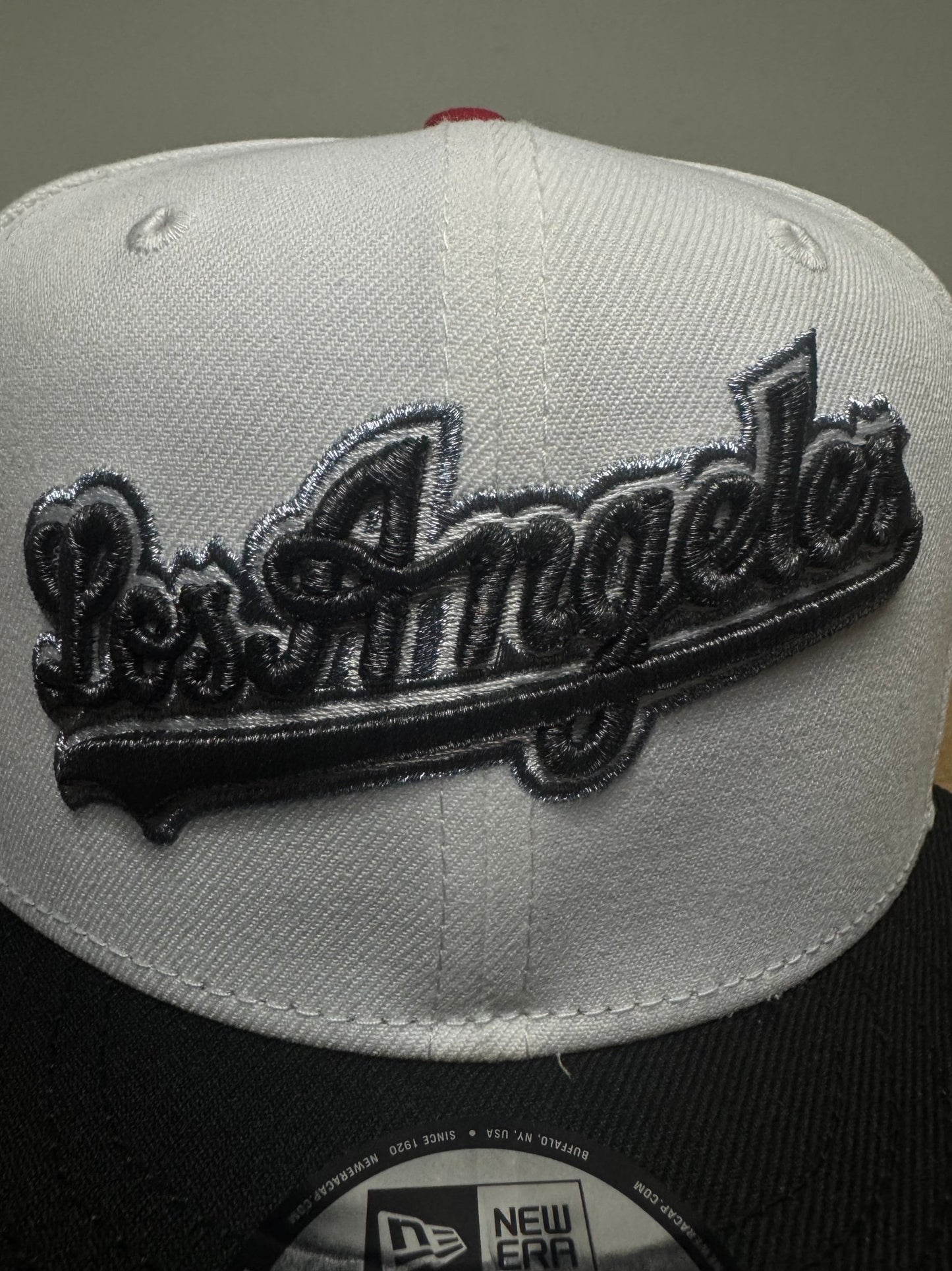 New Era 9 FIFTY White Script Los Angeles Dodgers Snapback Adjustable - ExclusiveCrowns