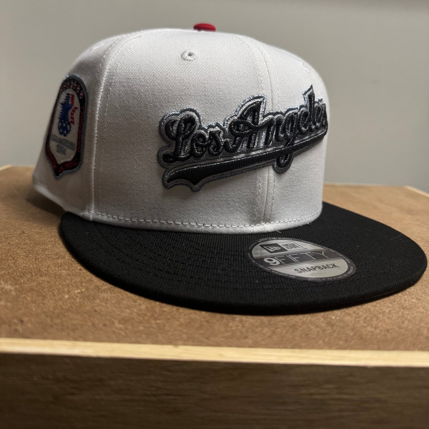 New Era 9 FIFTY White Script Los Angeles Dodgers Snapback Adjustable - ExclusiveCrowns