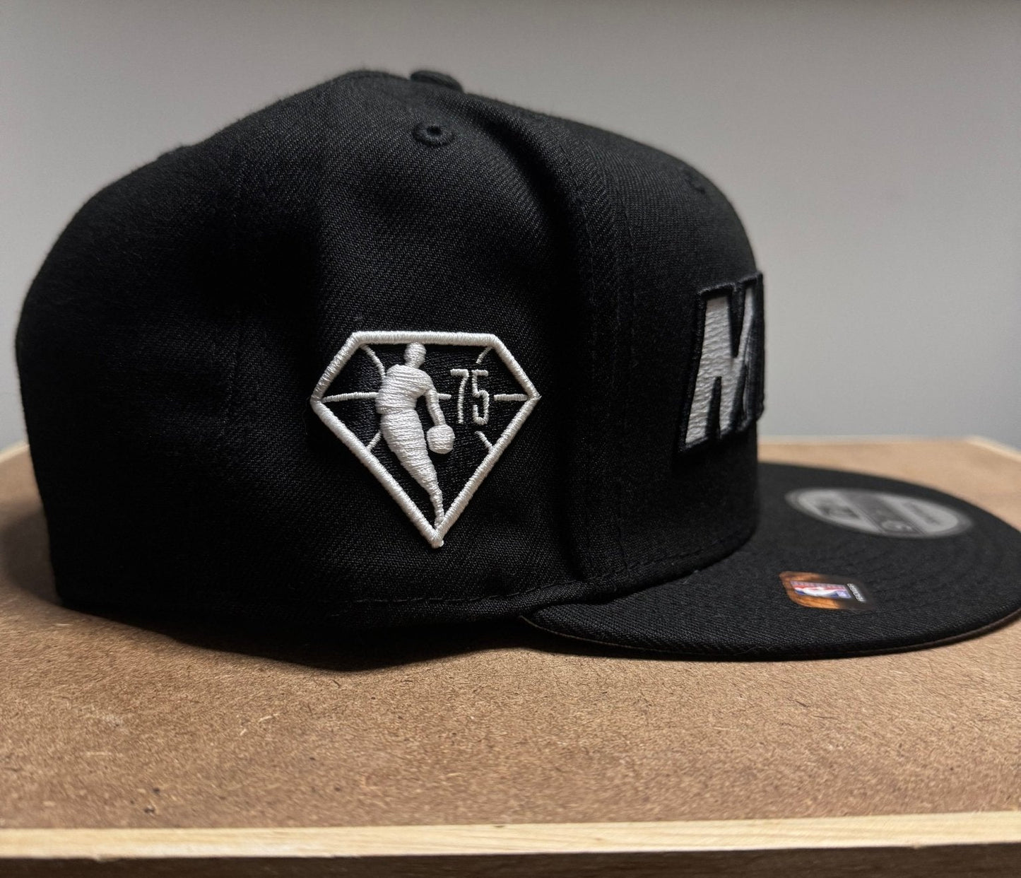 New Era 9FIFTY Miami Heat Snapback Adjustable - ExclusiveCrowns