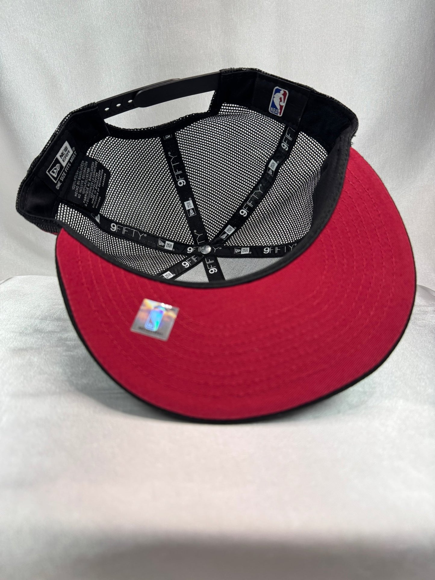 New Era 9FIFTY Miami Heat Snapback Adjustable - ExclusiveCrowns