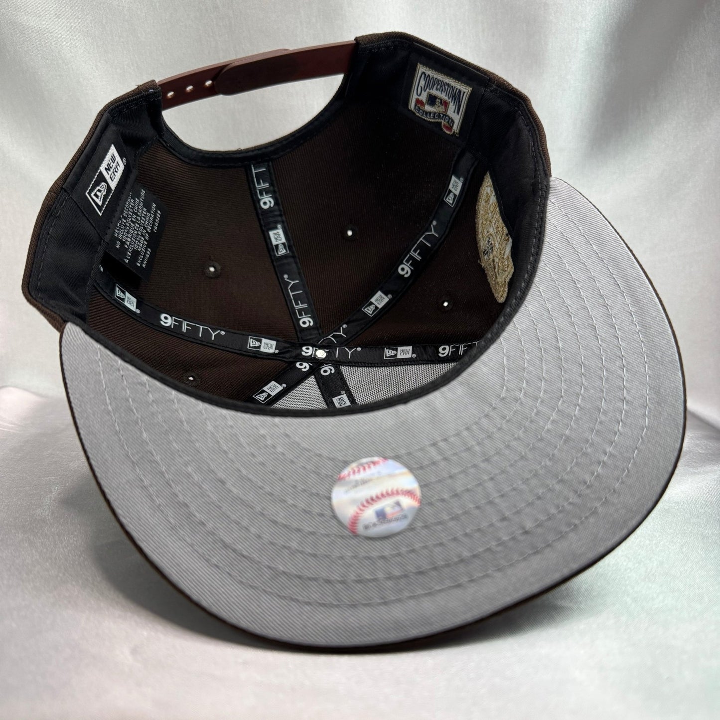 New Era 9Fifty New York Yankees Adjustable Snapback - ExclusiveCrowns