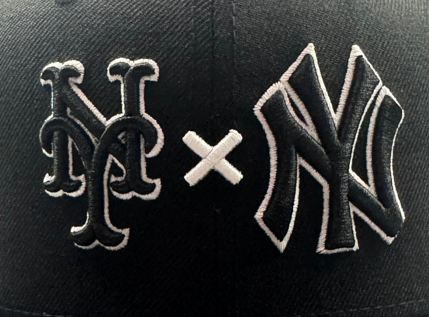 New Era 9Fifty New York Yankees x New York Mets Adjustable Snapback - ExclusiveCrowns