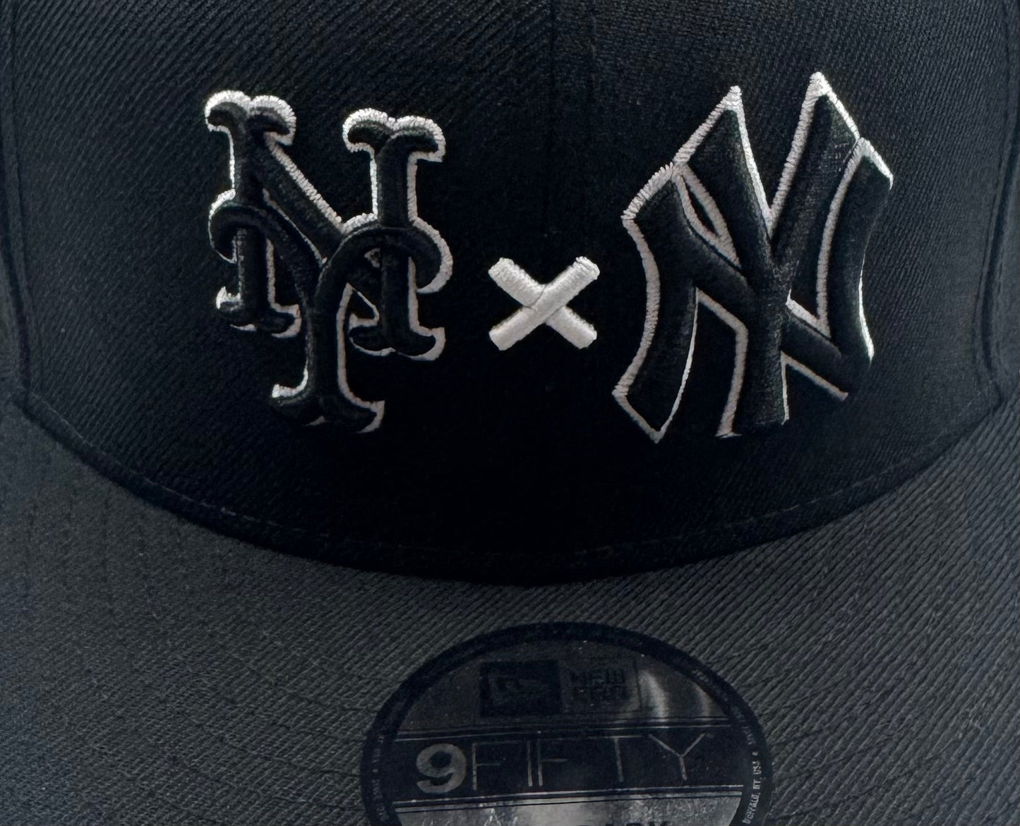 New Era 9Fifty New York Yankees x New York Mets Adjustable Snapback - ExclusiveCrowns