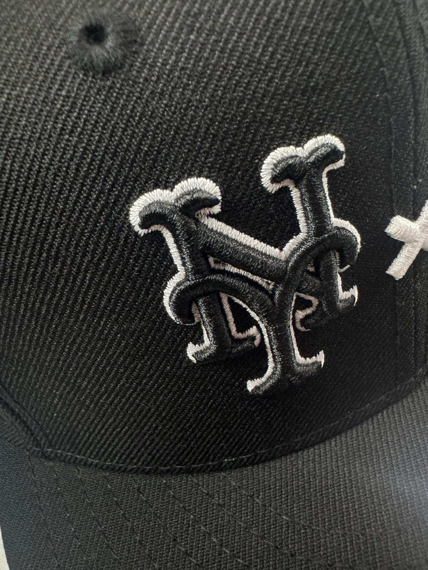 New Era 9Fifty New York Yankees x New York Mets Adjustable Snapback - ExclusiveCrowns