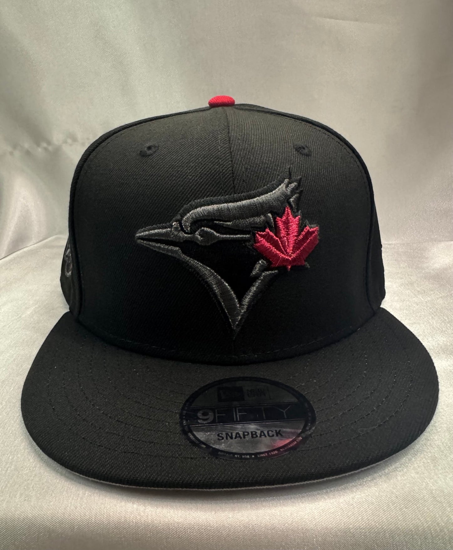 New Era 9Fifty Toronto Blue Jays Adjustable Snapback - ExclusiveCrowns