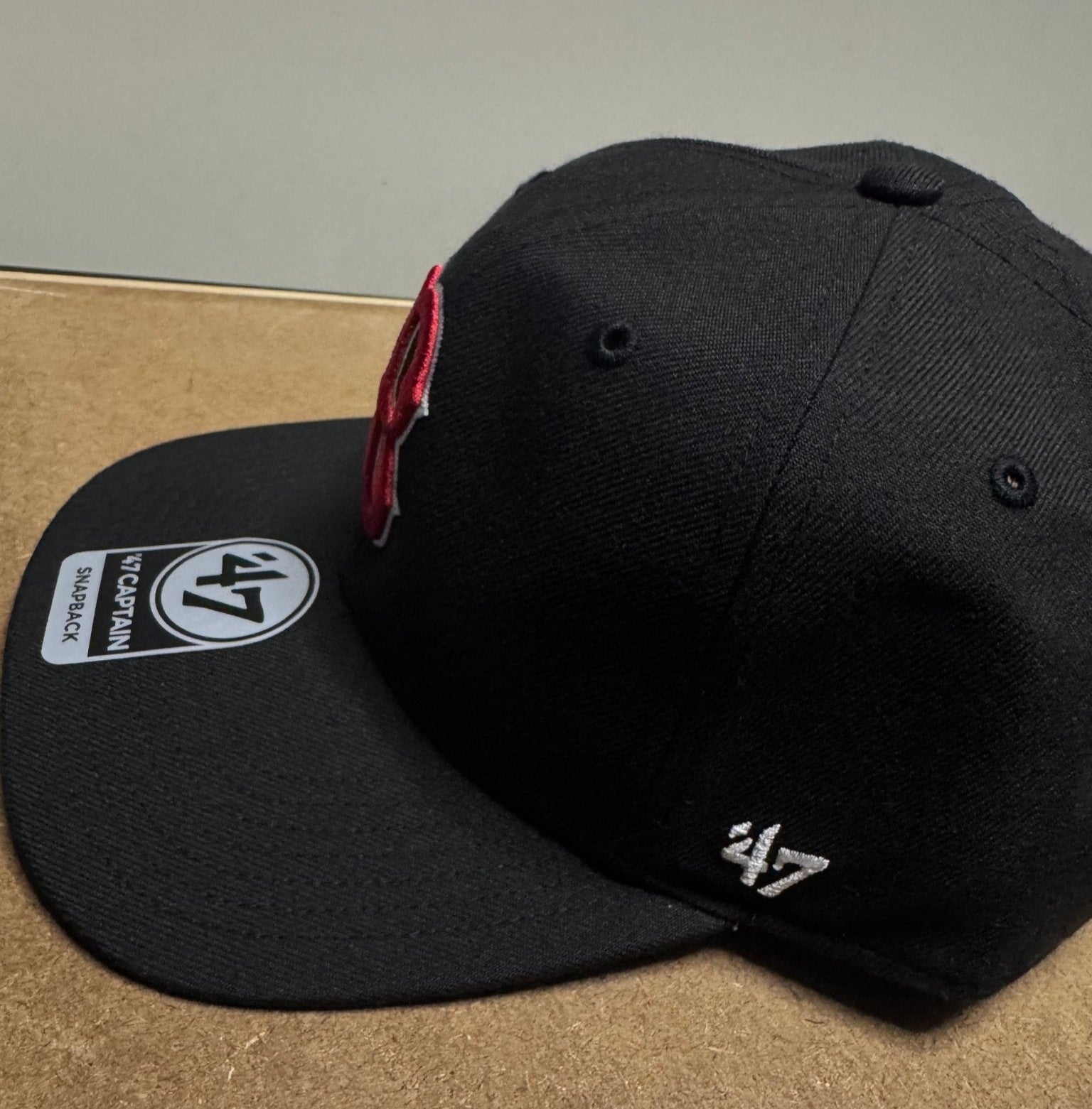 ‘47 Brand Black Dome Sureshot Captain Boston Red Sox Adjustable Hat - Black - ExclusiveCrowns