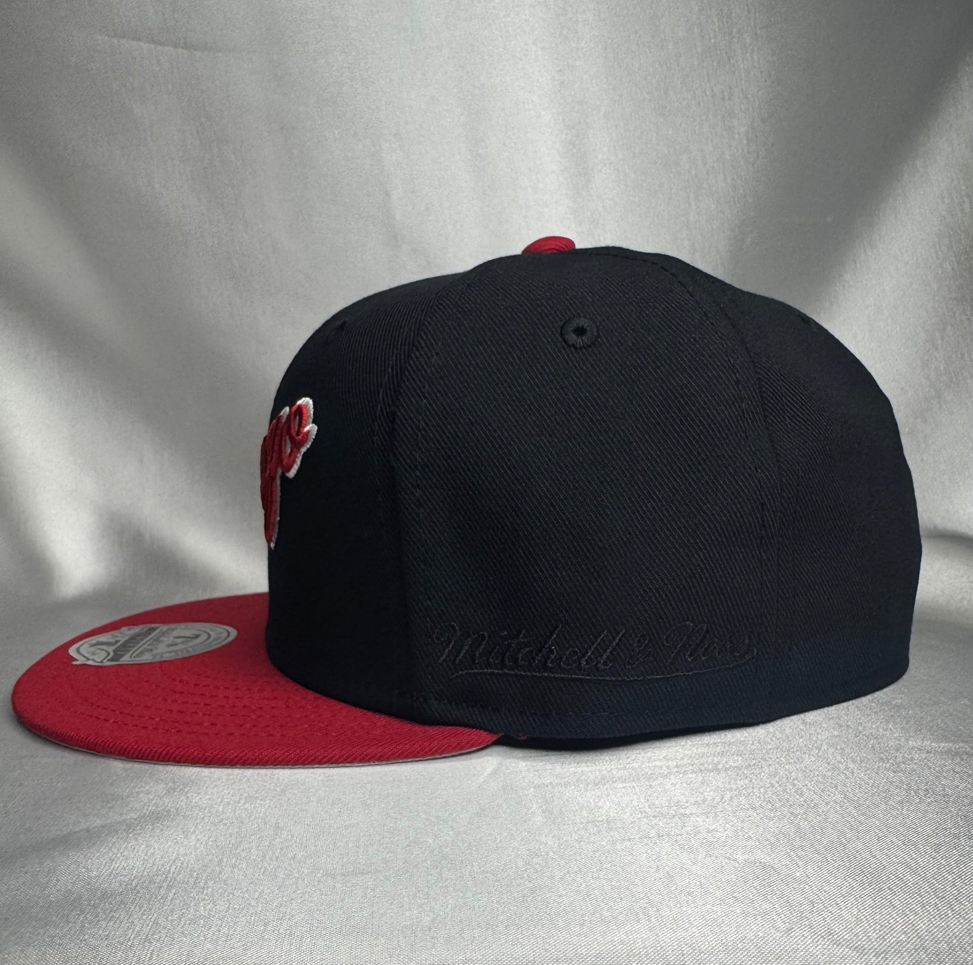 Mitchell & Ness Chicago Bulls Fitted 7 3/8 - ExclusiveCrowns