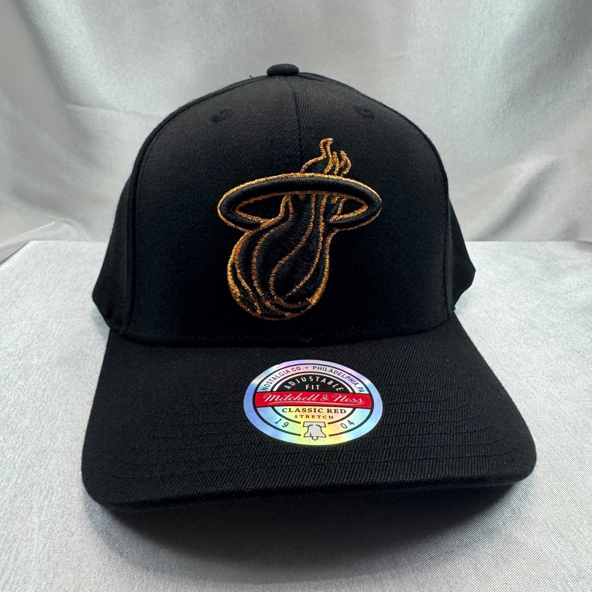 Mitchell & Ness Miami Heat Cooper Logo Red Line - ExclusiveCrowns