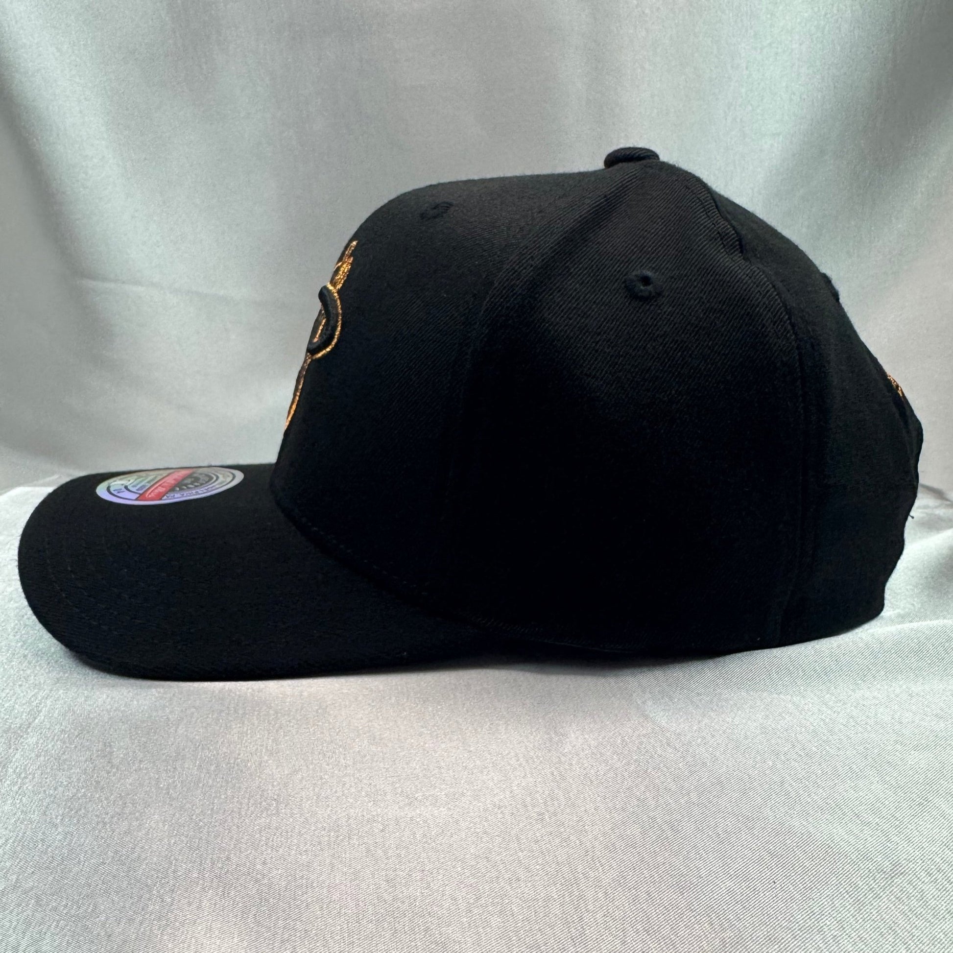 Mitchell & Ness Miami Heat Cooper Logo Red Line - ExclusiveCrowns