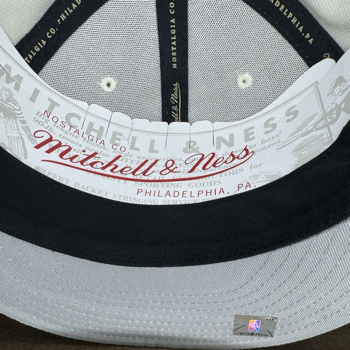 Mitchell & Ness Vancouver Grizzlies Fitted 7 1/4 - ExclusiveCrowns
