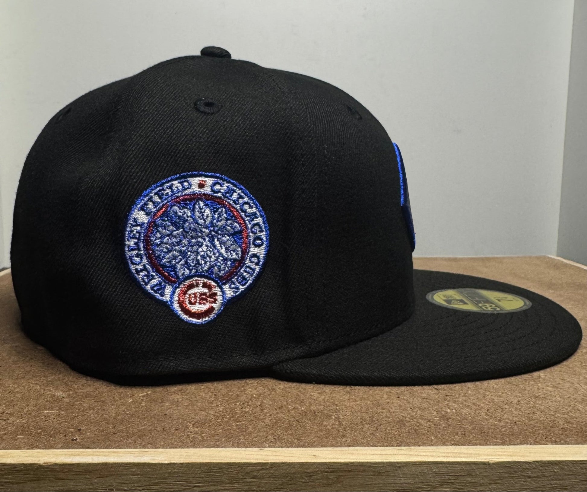New Era 59FIFTY Black Dome Chicago Cubs Fitted 7 1/4 - ExclusiveCrowns