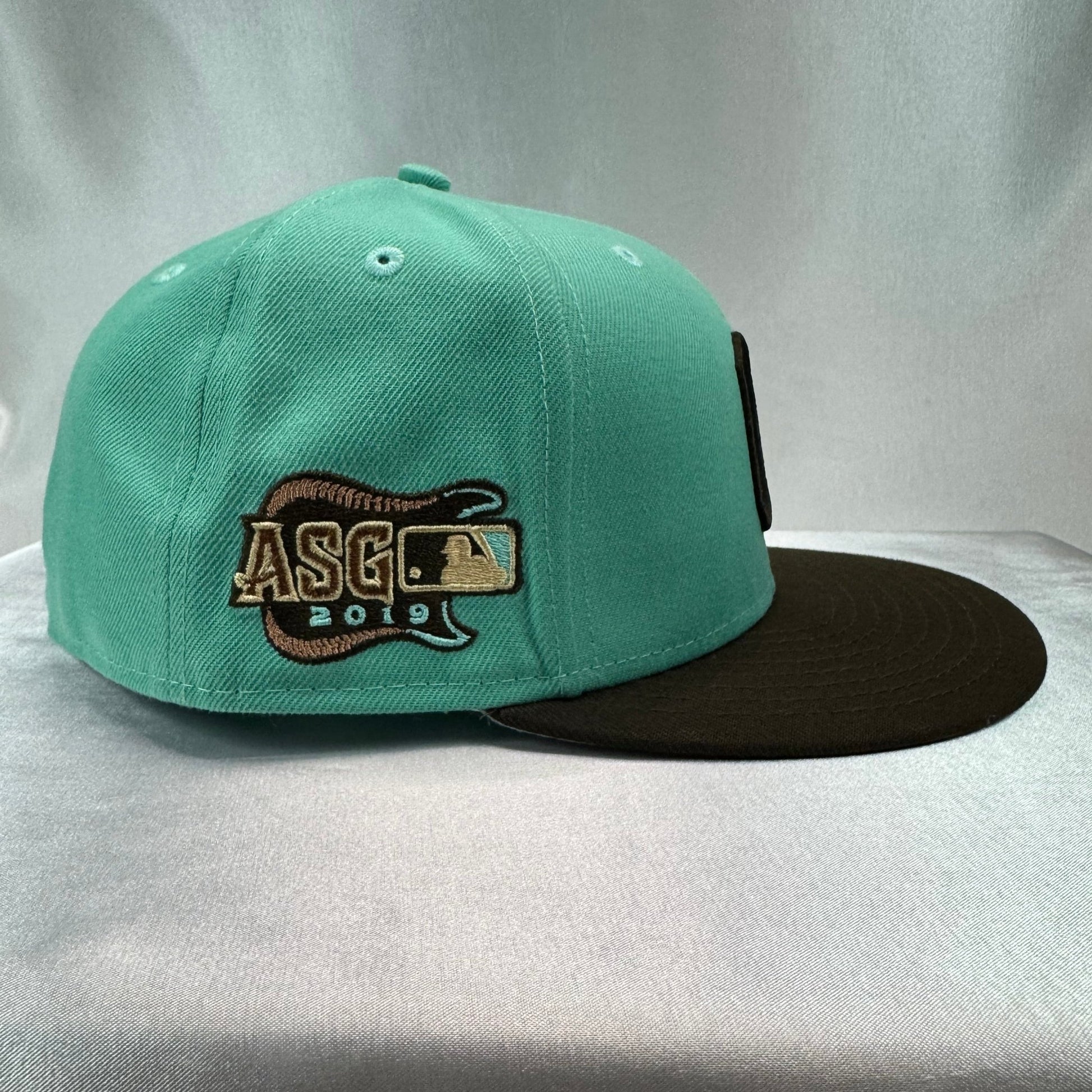 New Era 59FIFTY Cleveland Guardians Fitted 7 3/8 - ExclusiveCrowns