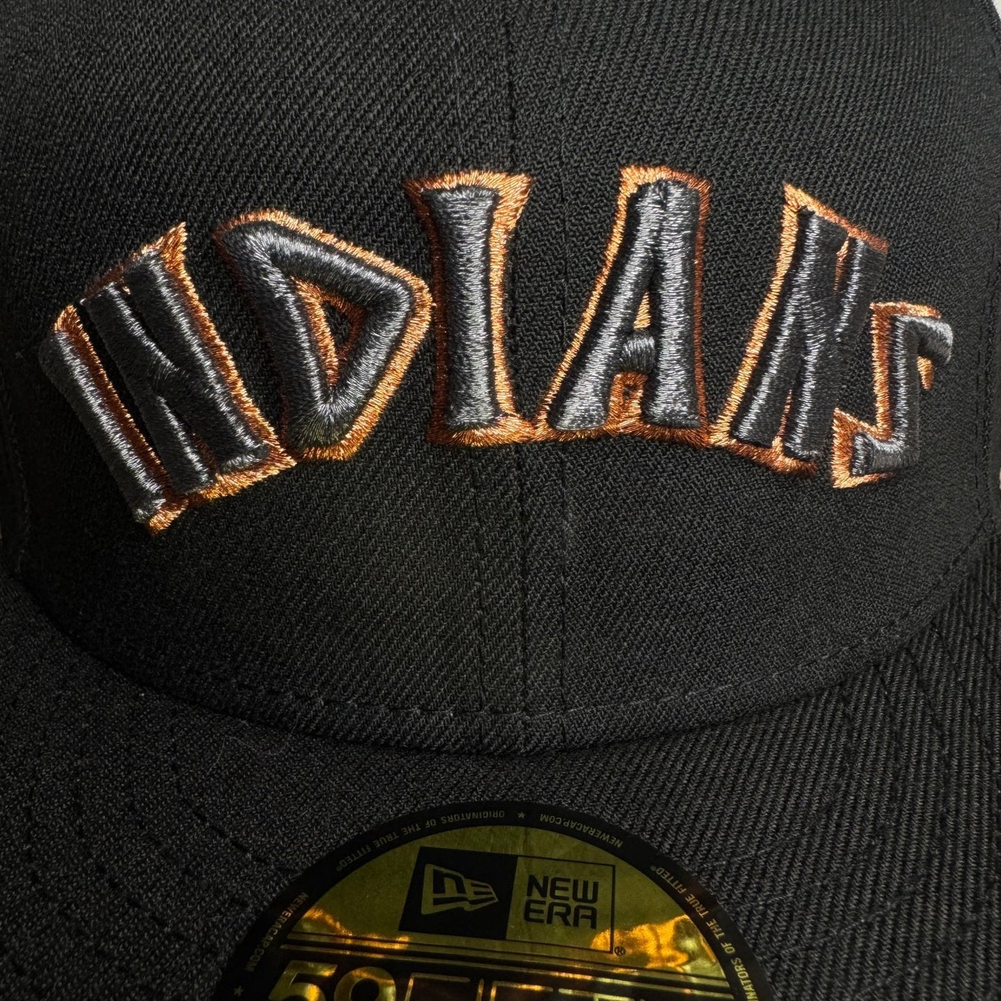 New Era 59FIFTY Cleveland Indians Fitted 7 3/8 - ExclusiveCrowns