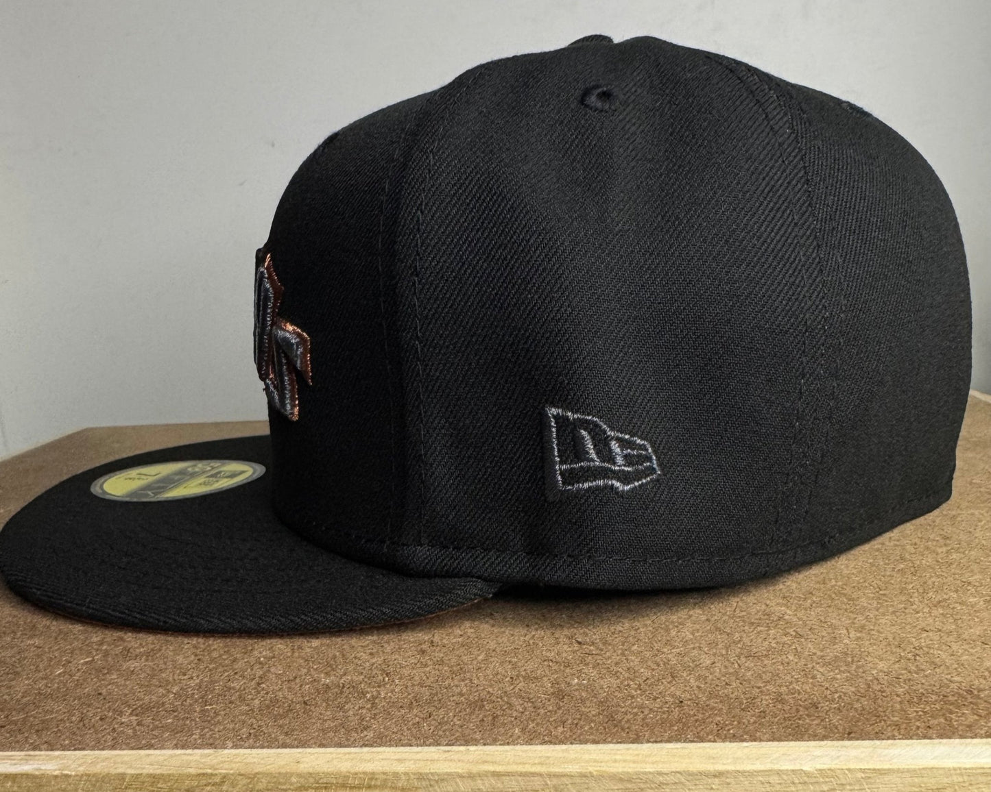New Era 59FIFTY Cleveland Indians Fitted 7 3/8 - ExclusiveCrowns