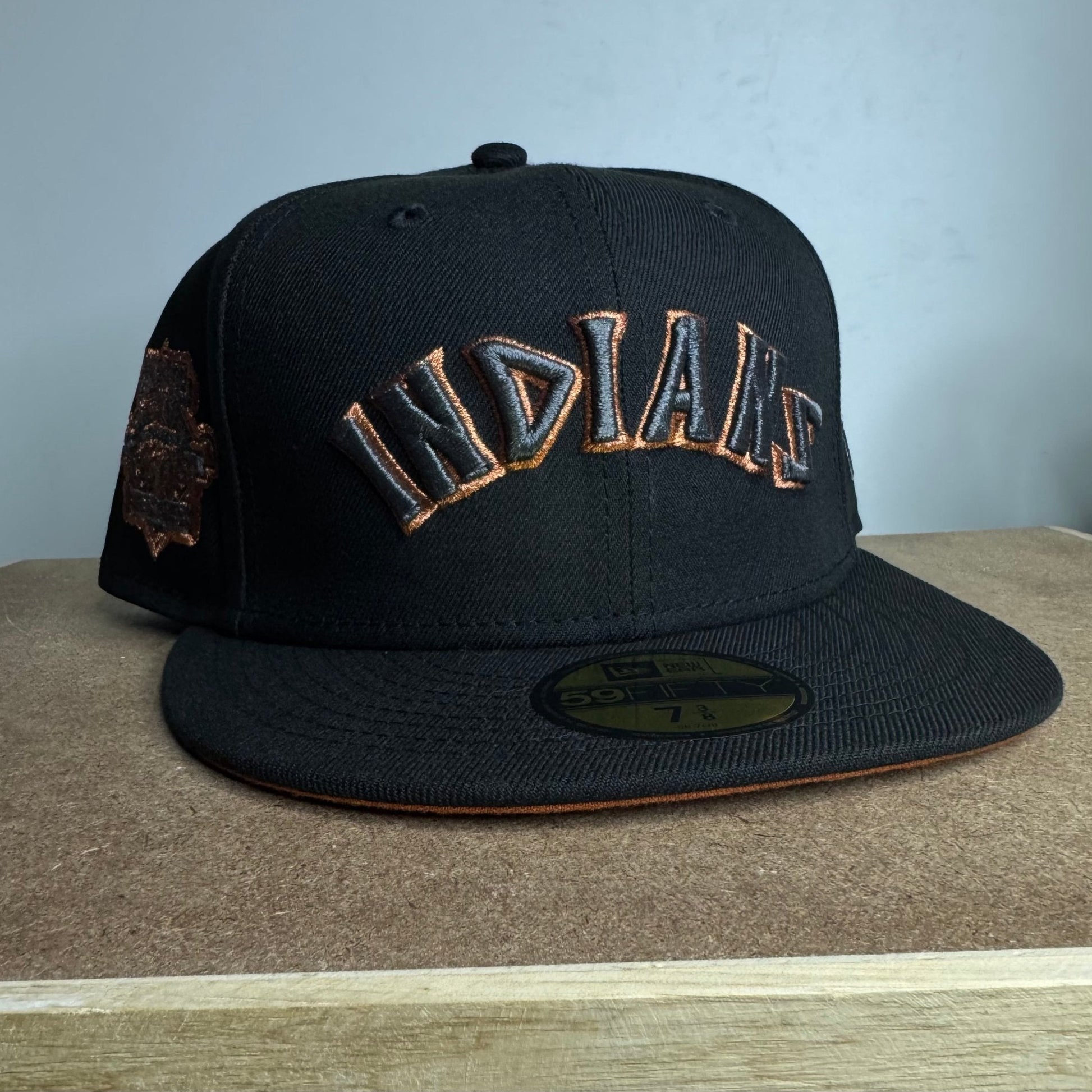 New Era 59FIFTY Cleveland Indians Fitted 7 3/8 - ExclusiveCrowns