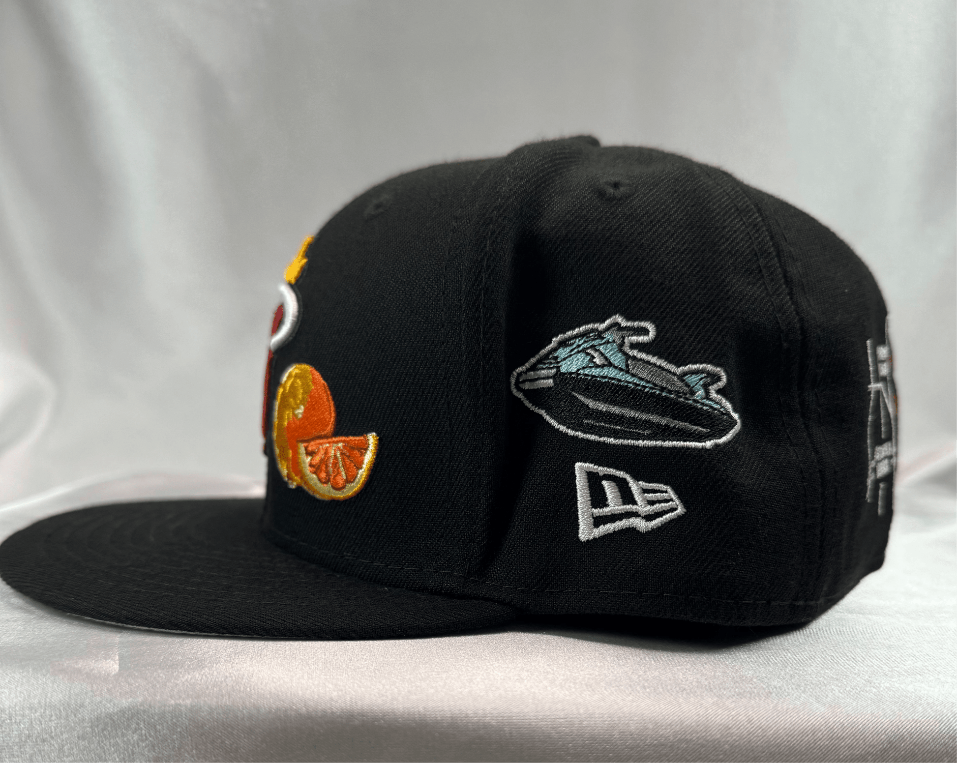 New Era 59FIFTY Miami Heat Fitted 7 3/8 - ExclusiveCrowns
