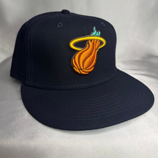 New Era 59FIFTY Miami Heat Fitted 7 3/8 - ExclusiveCrowns