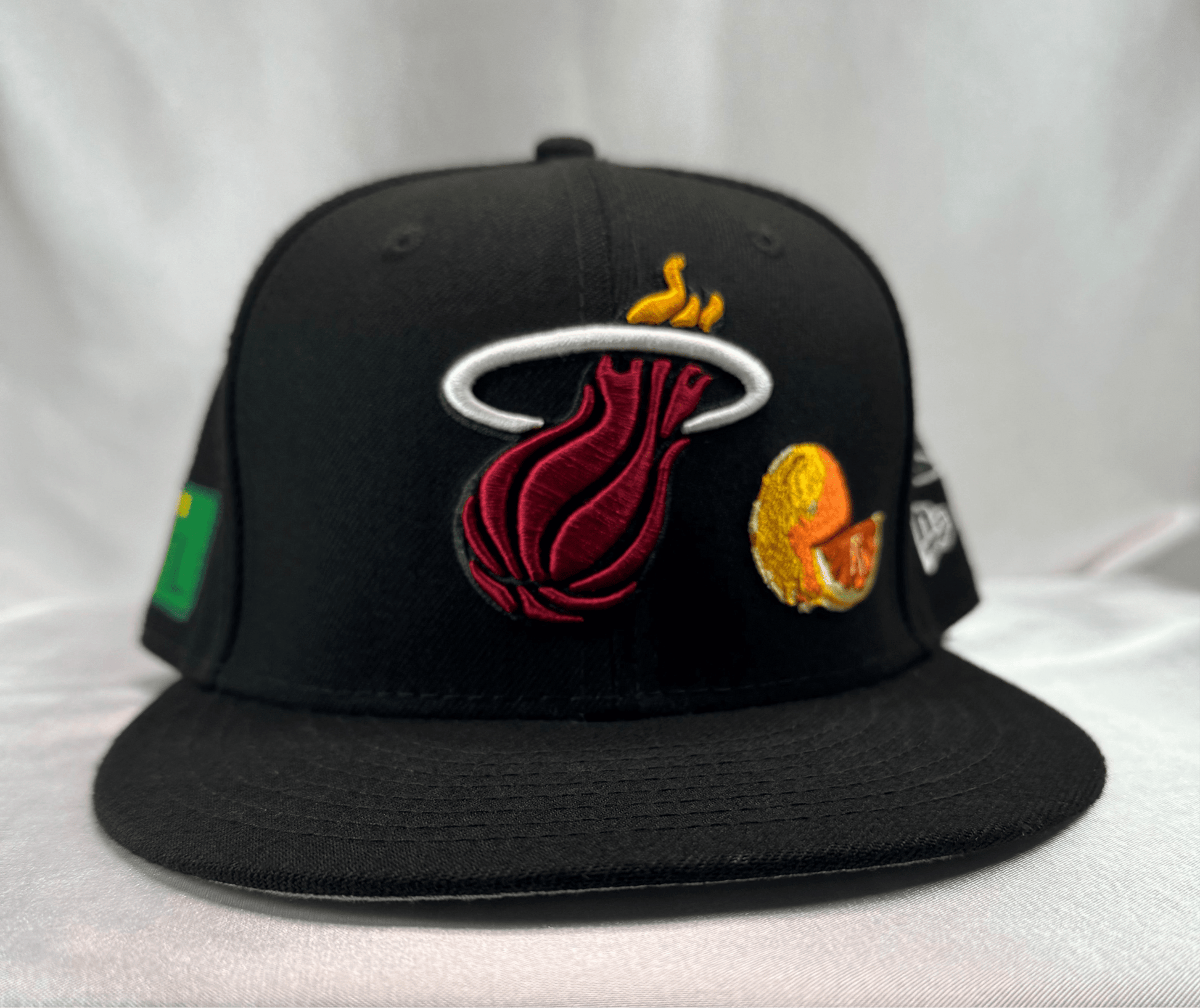New Era 59FIFTY Miami Heat Fitted 7 3/8 - ExclusiveCrowns
