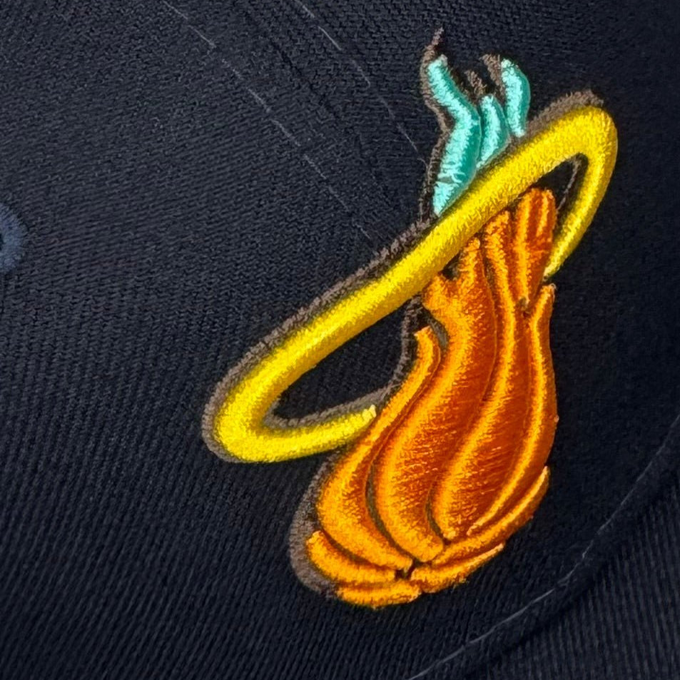 New Era 59FIFTY Miami Heat Fitted 7 3/8 - ExclusiveCrowns