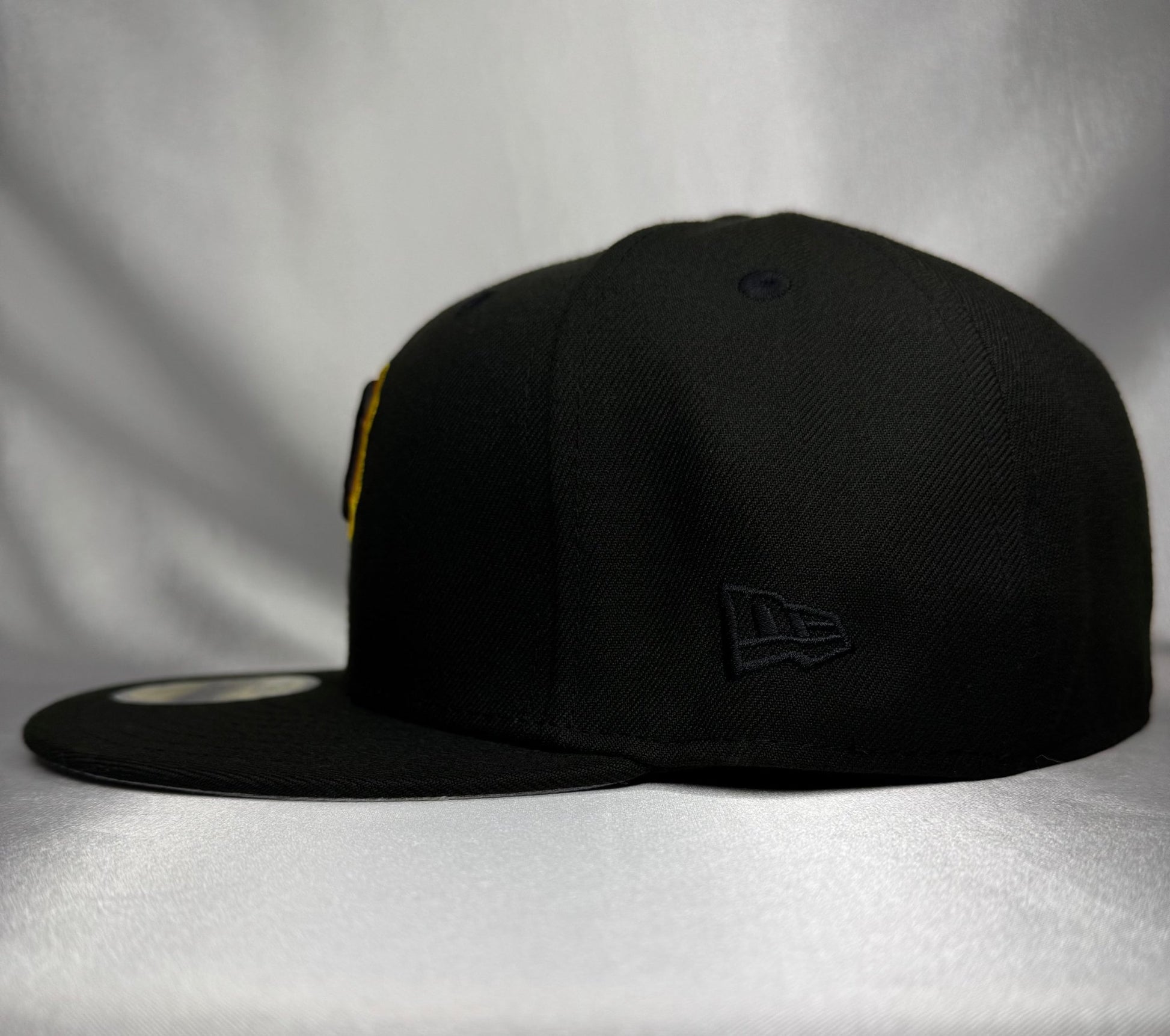 New Era 59FIFTY Pittsburg Pirates Fitted 7 3/8 - ExclusiveCrowns