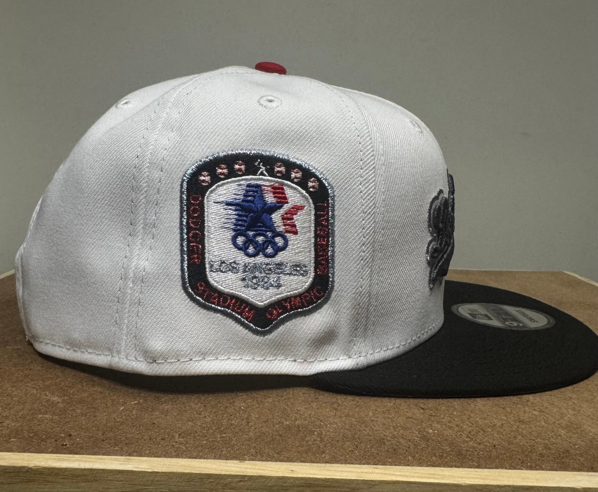 New Era 9 FIFTY White Script Los Angeles Dodgers Snapback Adjustable - ExclusiveCrowns