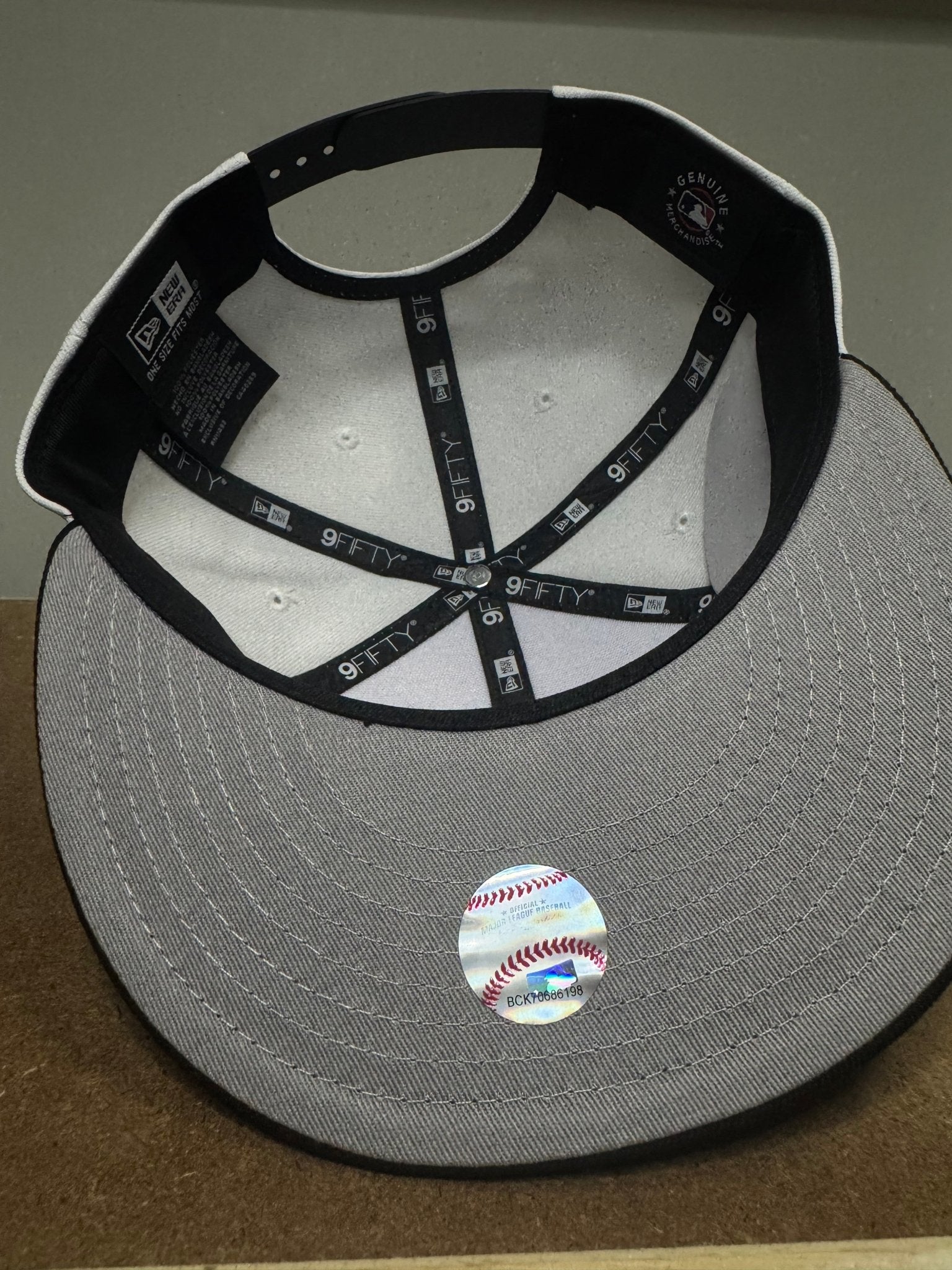 New Era 9 FIFTY White Script Los Angeles Dodgers Snapback Adjustable - ExclusiveCrowns