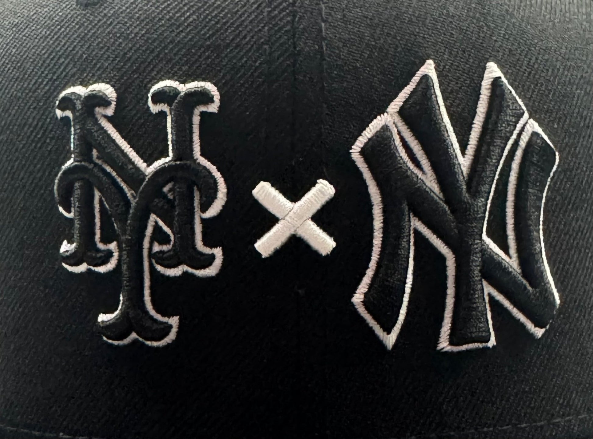 New Era 9Fifty New York Yankees x New York Mets Adjustable Snapback - ExclusiveCrowns