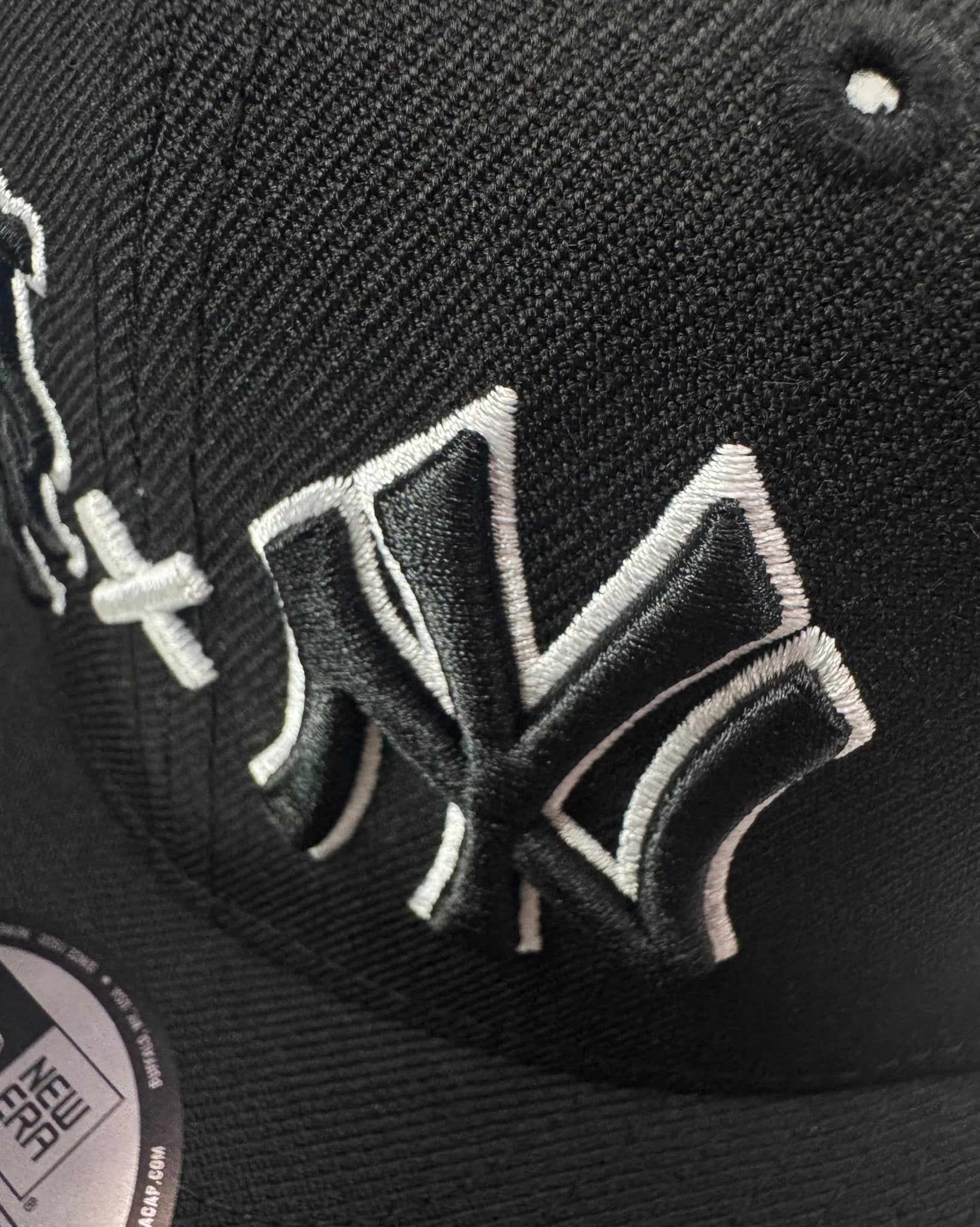 New Era 9Fifty New York Yankees x New York Mets Adjustable Snapback - ExclusiveCrowns