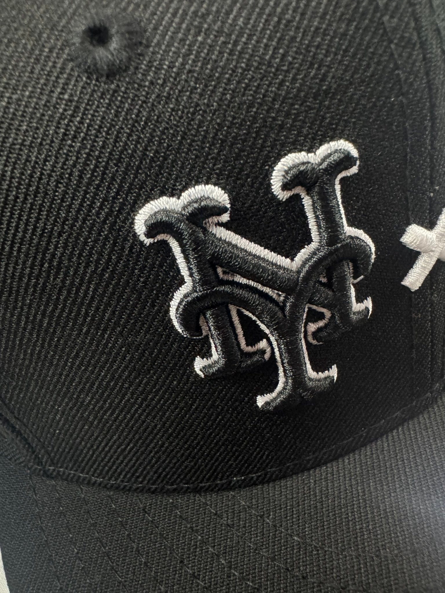 New Era 9Fifty New York Yankees x New York Mets Adjustable Snapback - ExclusiveCrowns
