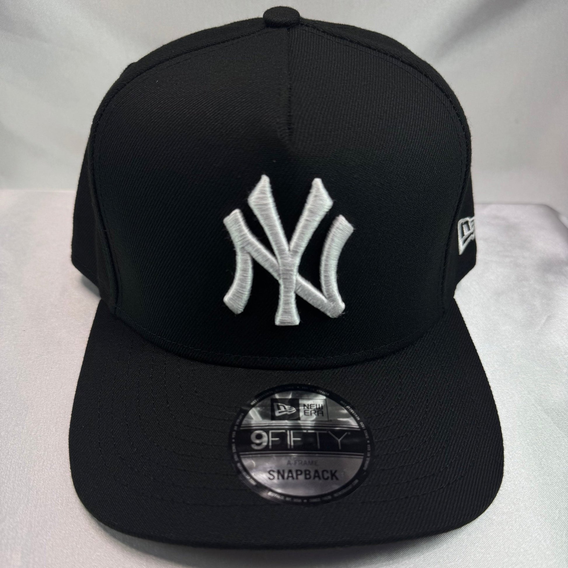 New Era 9FORTY New York Yankees Adjustable - ExclusiveCrowns